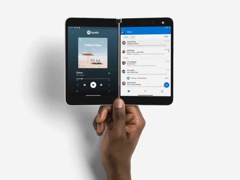 Microsoft Surface Duo_Spotify_Outlook