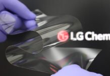 Bientôt la fin des traces de pliage sur les écrans des smartphones pliables ? LG Chem Real Folding Window